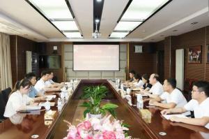 洛阳市委军民融合办主任王青春一行莅临洛阳乐鱼官方站页面登录入口食品调研指导工作